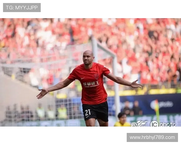 入籍中国33岁蓉城外援费利佩：我会考虑这事，但足协还没有找我